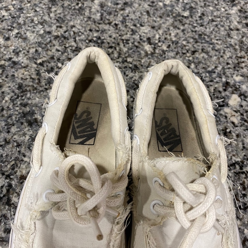 White vans - Picture 3 of 8